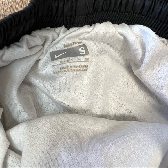 Nike Women's Tempo Dry Core 3'' Running Shorts SZ SM - Picture 3 of 3